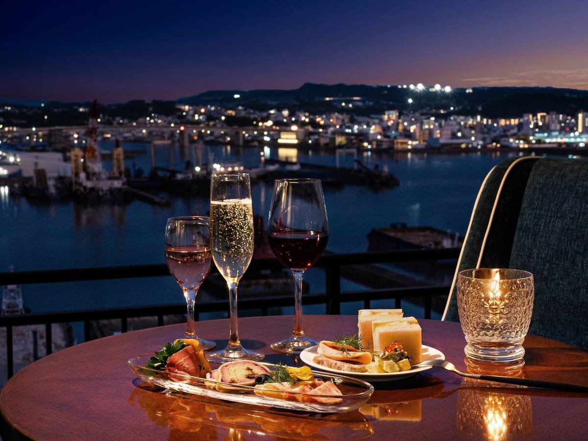 サザンビーチホテル＆リゾート沖縄 【早割55】オードブルやお酒が楽しめる最上階ラウンジアクセス付・プレミアム客室Stay＜選べる朝食・連泊特典付＞