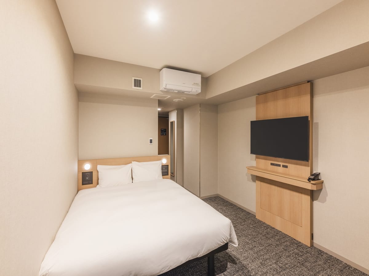 相鉄フレッサイン 横浜桜木町 デラックスダブル+ソファ禁煙