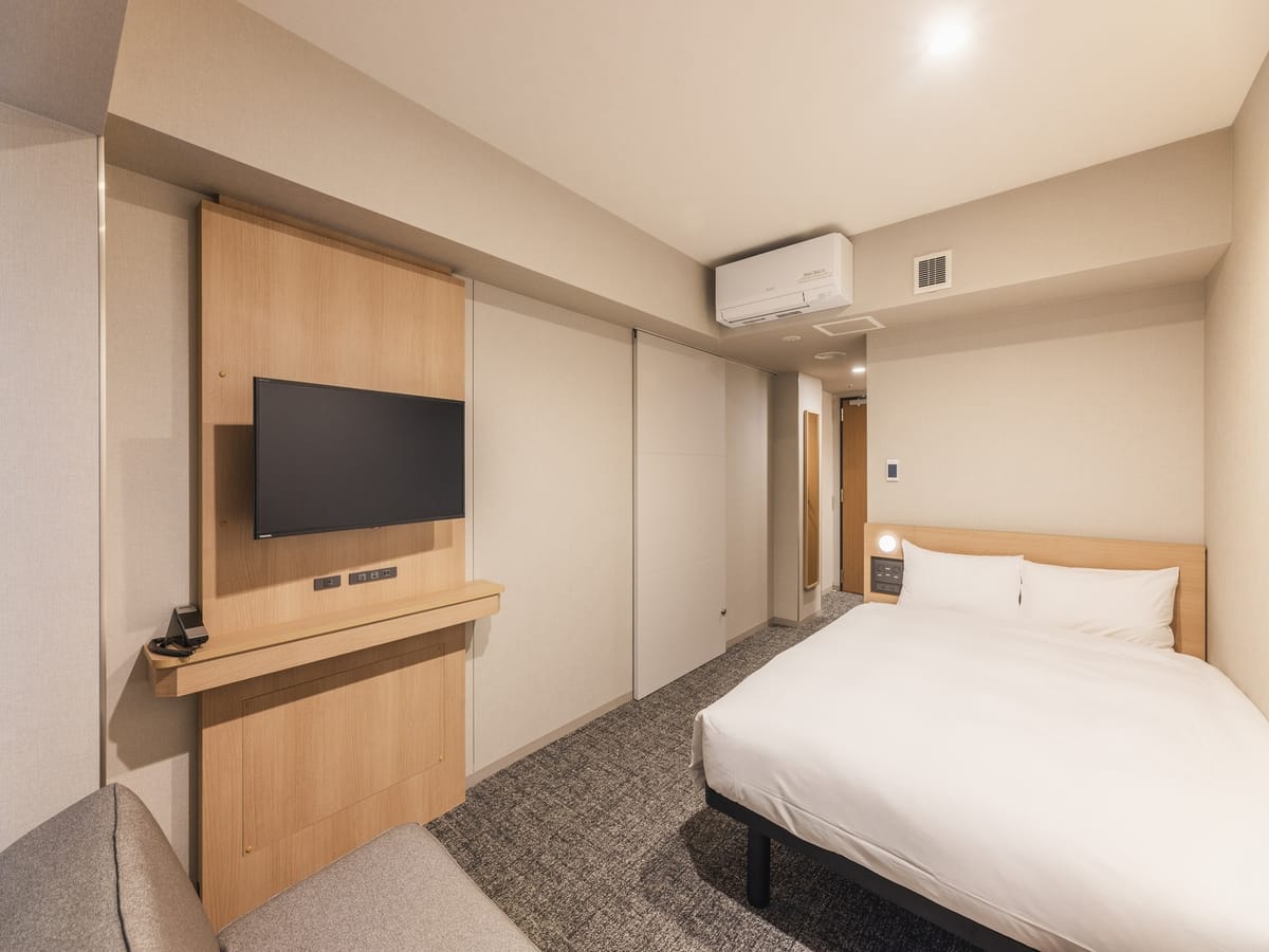 相鉄フレッサイン 横浜桜木町 コンフォートダブル+ソファ喫煙