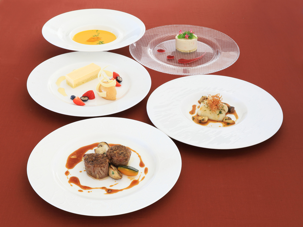 東京ベイ舞浜ホテル ファーストリゾート 【入店時間19:00】ホテル最上階でお祝いするアニバーサリープラン（2食付き/パークチケット購入可能)