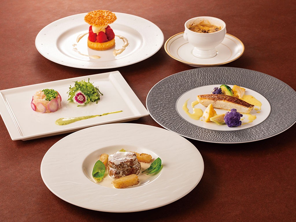 東京ベイ舞浜ホテル ファーストリゾート 【入店時間19:00】ホテル最上階でお祝いするアニバーサリープラン(2食付き/パークチケット購入可能)