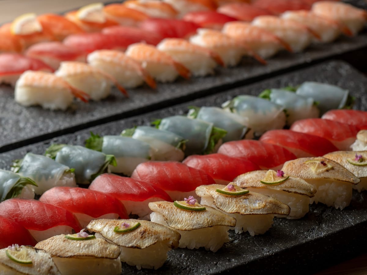 山中温泉 河鹿荘 ゆっくり滞在12時までののんびりステイ 《 ビュッフェ夕朝食付【冬季限定】かに尽くし 》