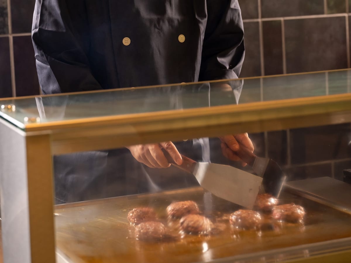 山中温泉 河鹿荘 ゆっくり滞在12時までののんびりステイ 《 ビュッフェ夕朝食付【冬季限定】かに尽くし 》