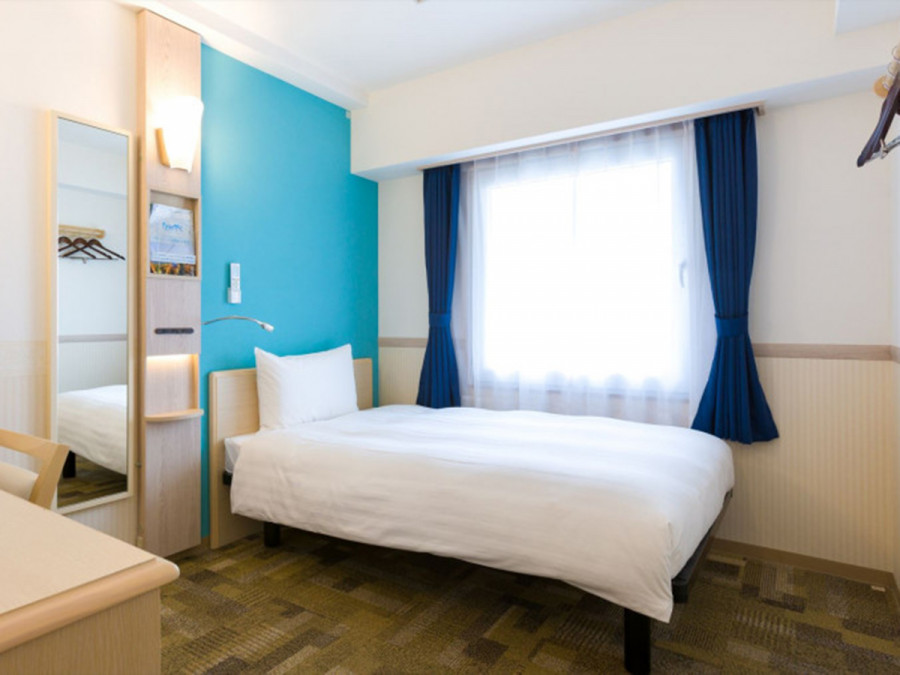 東横INN昭島駅南口 喫煙ワイドスペースシングル