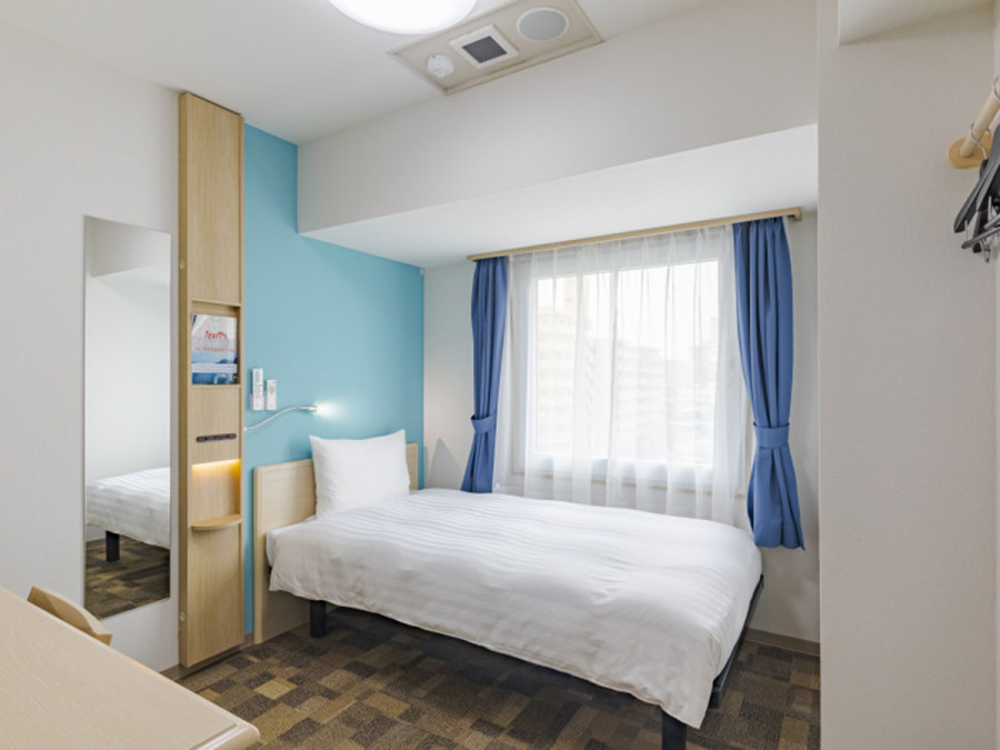 東横INN京都二条城南 禁煙ワイドスペースシングル