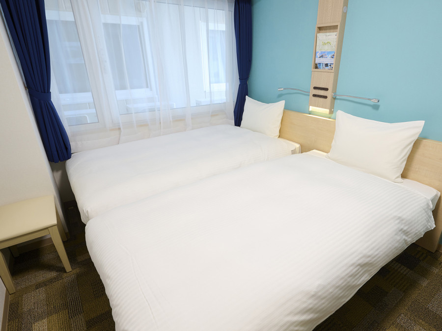 東横INN京都二条城南 喫煙ハリウッドツイン