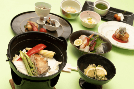 湯野浜温泉　龍の湯 DP 航空券付宿泊プラン【2食付】＜8/8～8/14限定＞夏の緑と温泉に包まれる湯ごもり旅♪会席「潮彩」、朝食は和洋バイキング