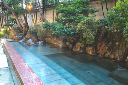 粟津温泉　法師 【素泊】1300年湧き続ける温泉でゆっくりリフレッシュ！チェックイン19時までOK《夕食・朝食なし》