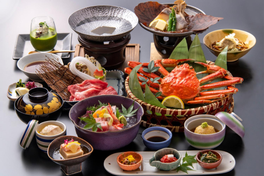 粟津温泉　法師 【9月末までの予約でお得／ズワイ蟹１杯付／食事処】冬の人気《ズワイ蟹１杯付会席》