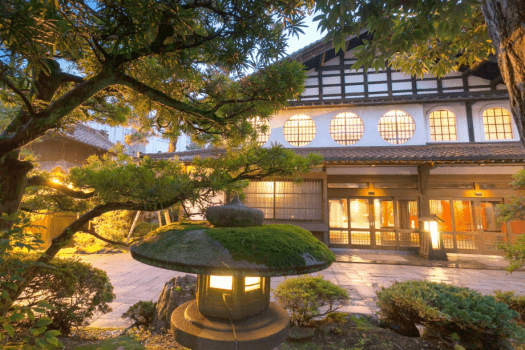 粟津温泉　法師 【法師／2食付き・温泉付き特別室スタンダードプラン】歴史ある霊泉を愉しむ・食事処／11時アウト