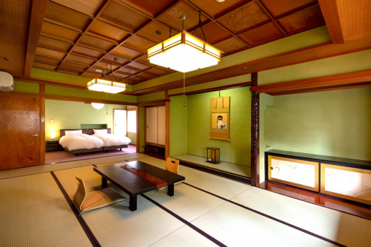 粟津温泉　法師 登録文化財棟【新春の館・和洋室】庭園を臨む12帖和室+ツイン