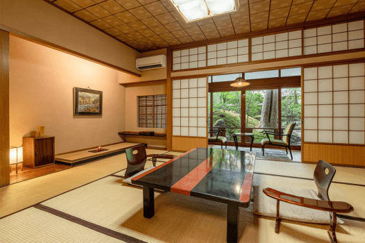 粟津温泉　法師 庭園が目の前に広がる1階客室【春の館】8帖以上の和室