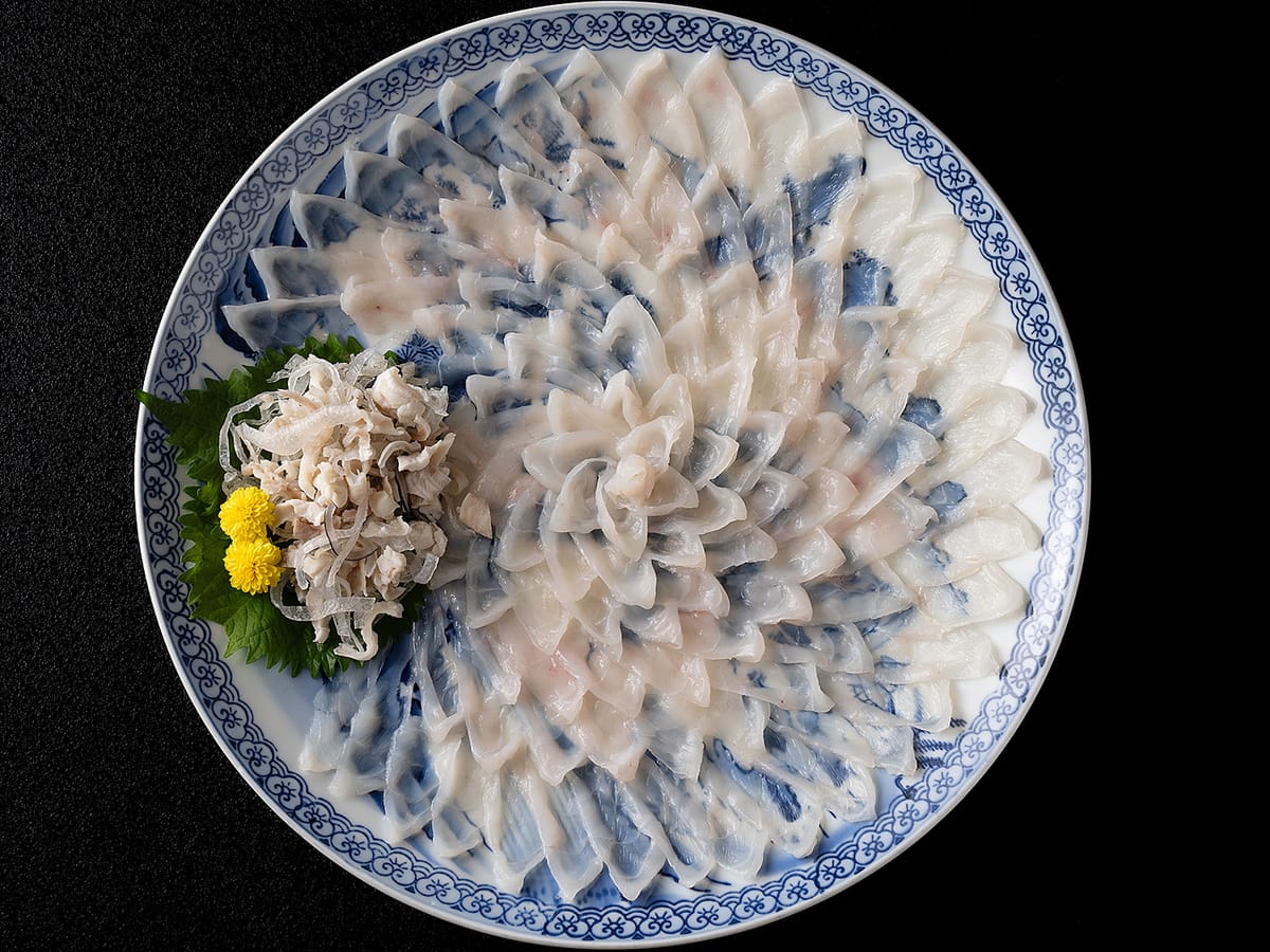 萩本陣 とらふくフルコース！大皿のてっさやてっちり鍋を囲んで身も心も温まるひとときを