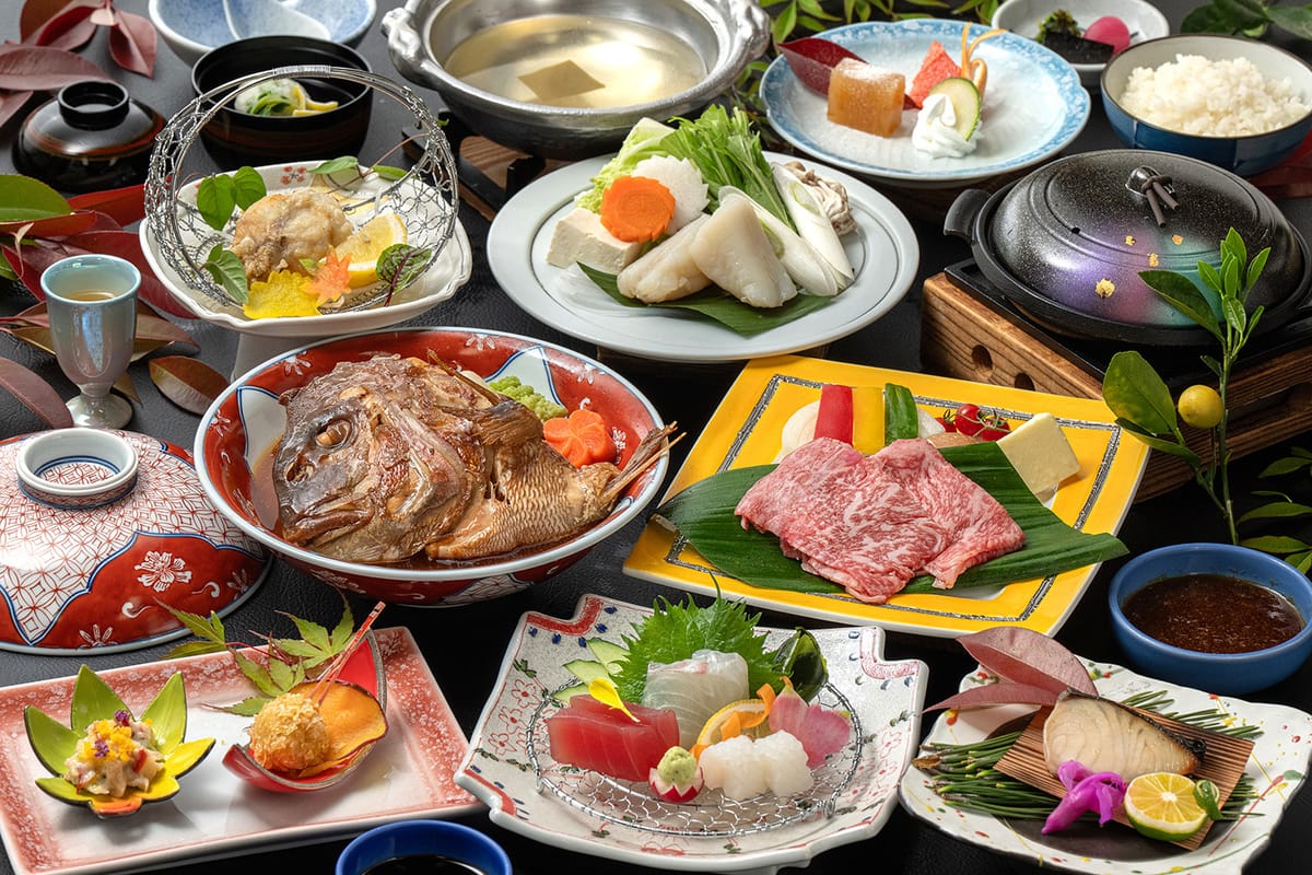 萩本陣 【やまぶき会席】彩り鮮やかな料理と14種の湯船で楽しいひと時を♪