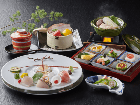 旅荘　海の蝶 【エコノミー】１人に伊勢海老半身付き♪伊勢志摩の旬の味覚に舌鼓