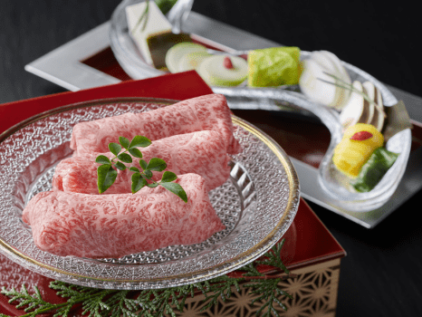 旅荘 海の蝶 【プレミアム】伊勢志摩の恵み≪伊勢海老・鮑・松阪牛≫匠の技で丁寧に仕上げた目にも美しい料理が膳を彩る