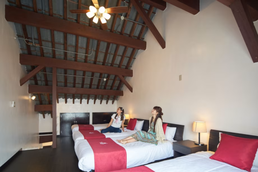 The Pool Resort OKINAWA 2F　和洋室メゾネット【ペット不可】