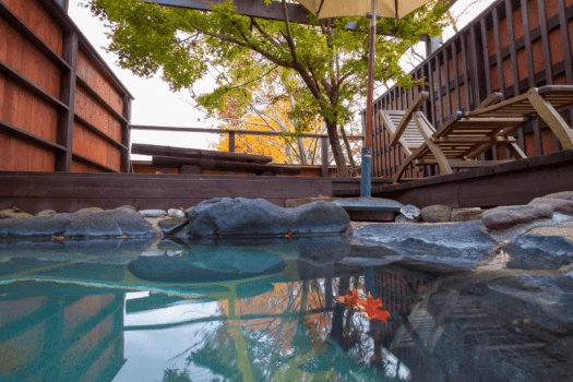 露天風呂のオーベルジュ つつじとかえで ダイナミックパック**本館 テラス付きNew和洋室★<憩いの畳コーナー>日常を脱ぎ捨て、心ほどけるひとときを♪温泉疲労回復~★