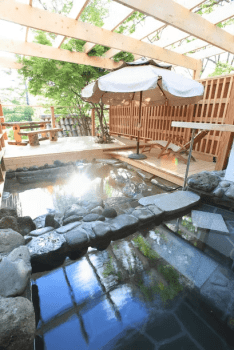 露天風呂のオーベルジュ つつじとかえで ﾀﾞｲﾅﾐｯｸﾊﾟｯｸ＊＊★本館 テラス付き和洋室★＜心ほどける和モダン＞　　　　　　　　　　　　　　　　　　　　　　　　　　　　　　　　　　　　　　畳の温もり、ベッドの快適さいいとこ取りの贅沢空間♪蓼科三室源泉の温泉で癒し～