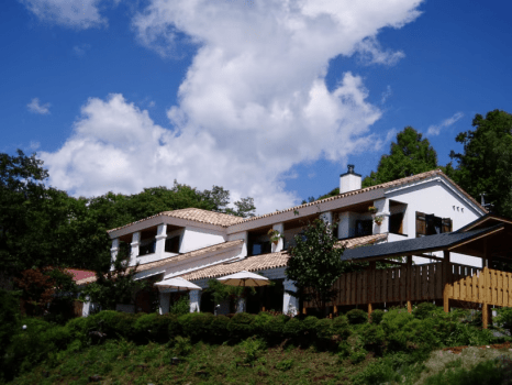 露天風呂のオーベルジュ つつじとかえで ﾀﾞｲﾅﾐｯｸﾊﾟｯｸ＊＊本館 テラス付きNew和洋室★＜憩いの畳コーナー＞日常を脱ぎ捨て、心ほどけるひとときを♪温泉疲労回復～★