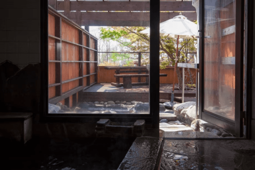 露天風呂のオーベルジュ つつじとかえで ﾀﾞｲﾅﾐｯｸﾊﾟｯｸ＊＊～ｼﾝﾌﾟﾙｽﾃｲ・素泊まりﾌﾟﾗﾝ＊＊お得に宿泊と観光、源泉かけ流し温泉三昧☆気兼ねなく気ままに、自分流の旅を☆