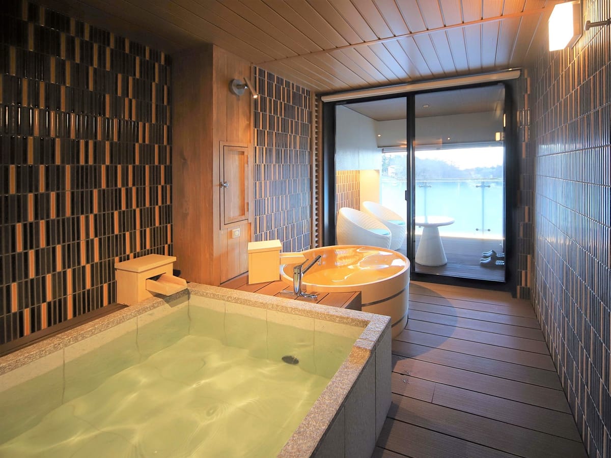  喜びの宿 高松 【一泊二食付】湯畑源泉かけ流し半露天風呂とサウナ付き客室にステイ（朝食和食膳）