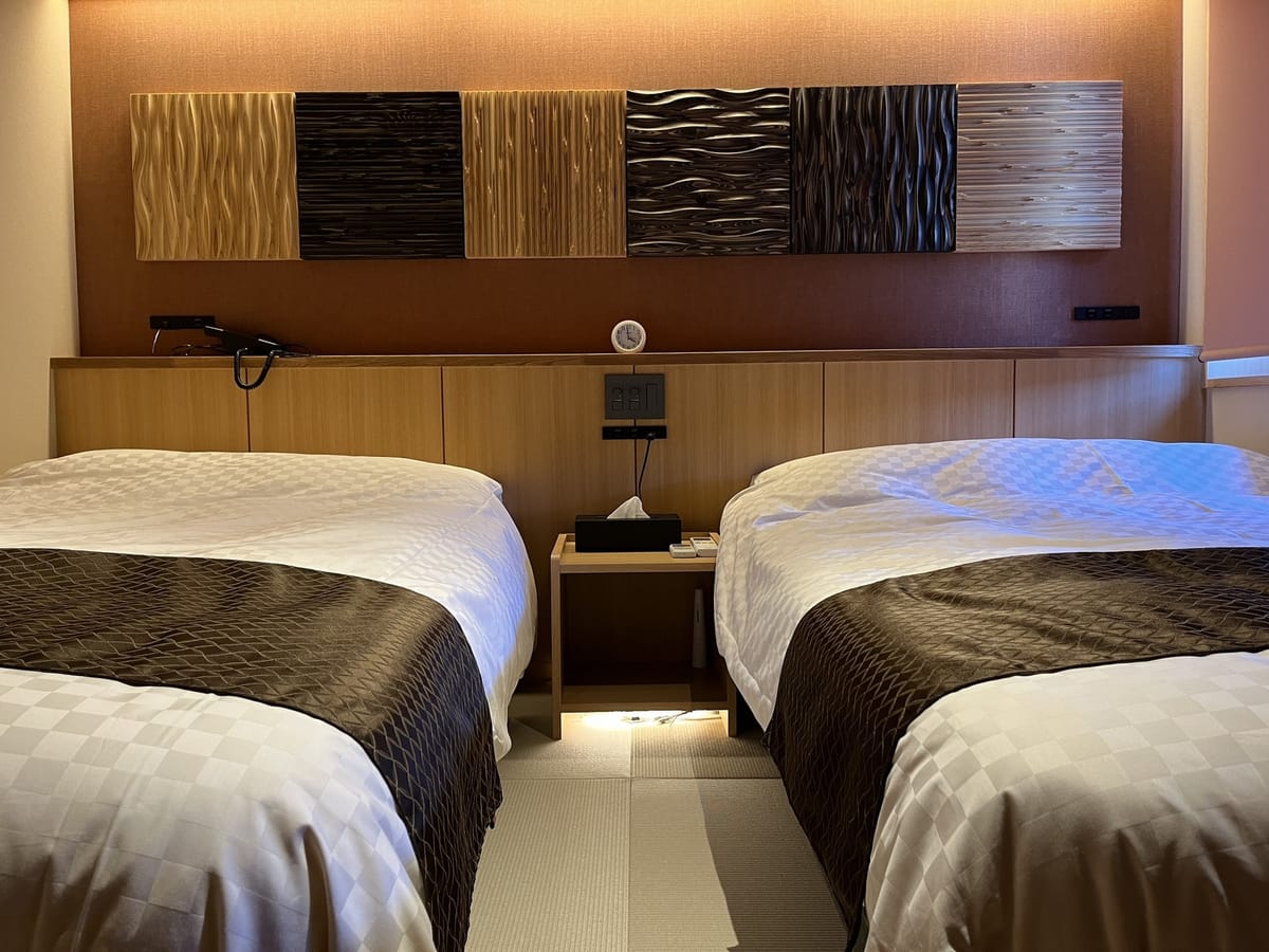  喜びの宿 高松 【一泊二食付】湯畑源泉かけ流し半露天風呂とサウナ付き客室にステイ（朝食和食膳）