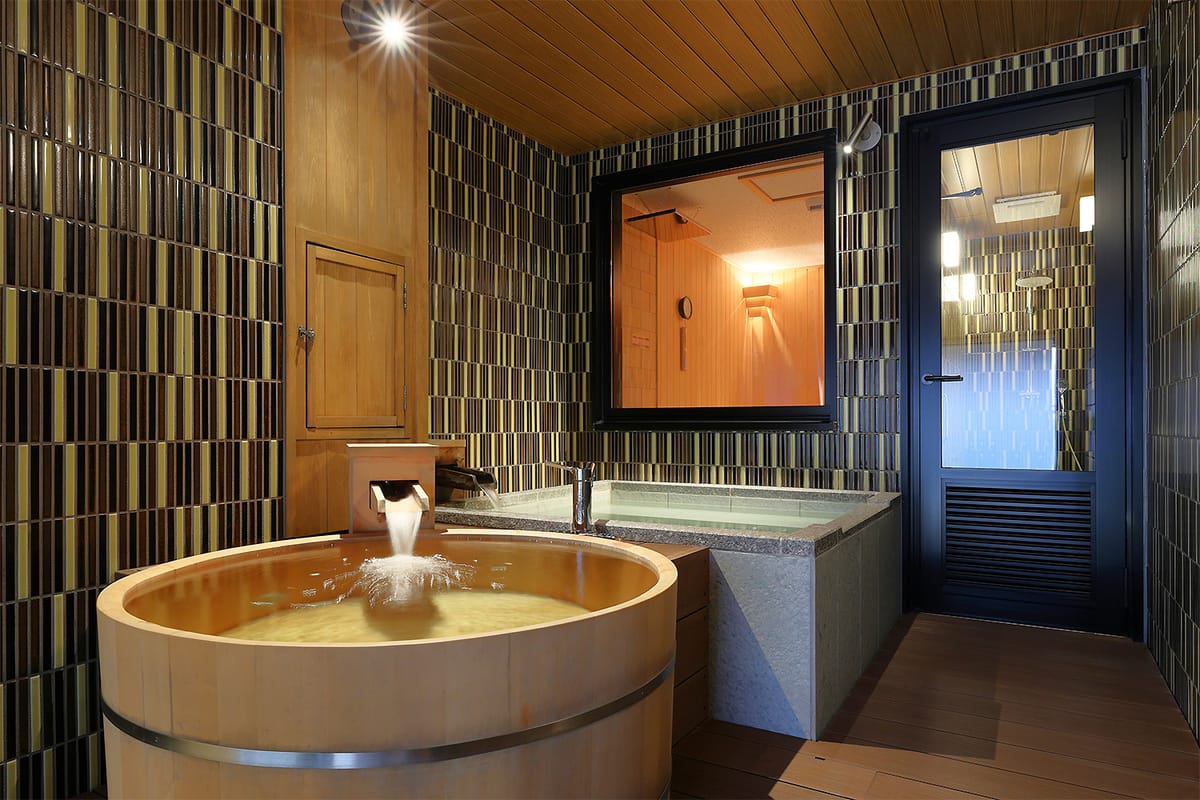  喜びの宿 高松 【一泊朝食付】湯畑源泉かけ流し半露天風呂とサウナ付き客室にステイ（和食膳）