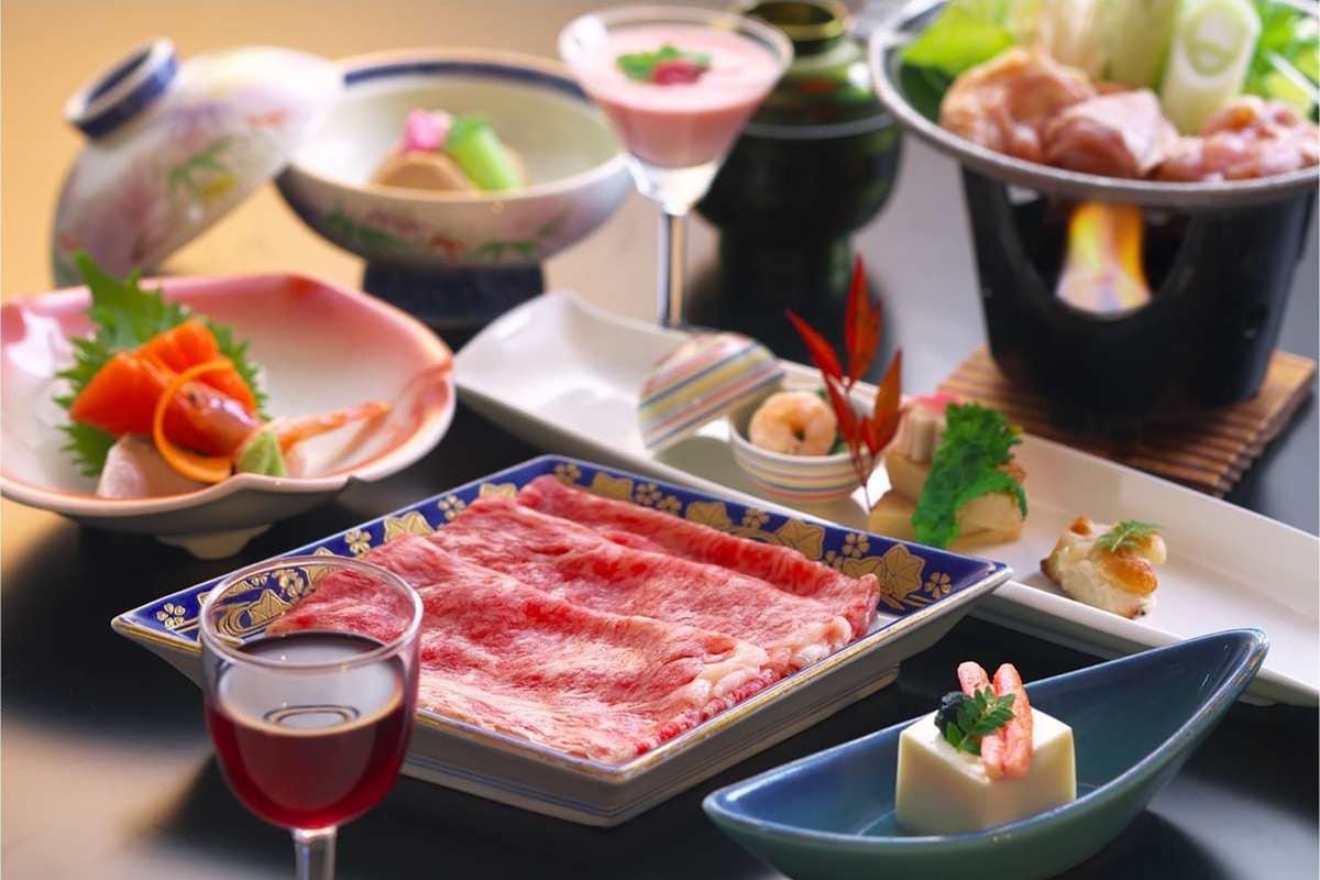  喜びの宿 高松 【一泊二食付】上州和牛お料理チョイス！湯畑源泉を堪能（鋤鍋・しゃぶしゃぶ・陶板焼き）