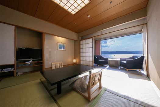 ホテル紅や 《本館湖側》【一般客室】和室10畳