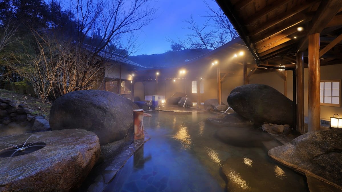 あつみ温泉・萬国屋 【加茂水族館チケット付】当館から車で30分■世界に誇るクラゲ水族館のチケット付きで入館ラクラク