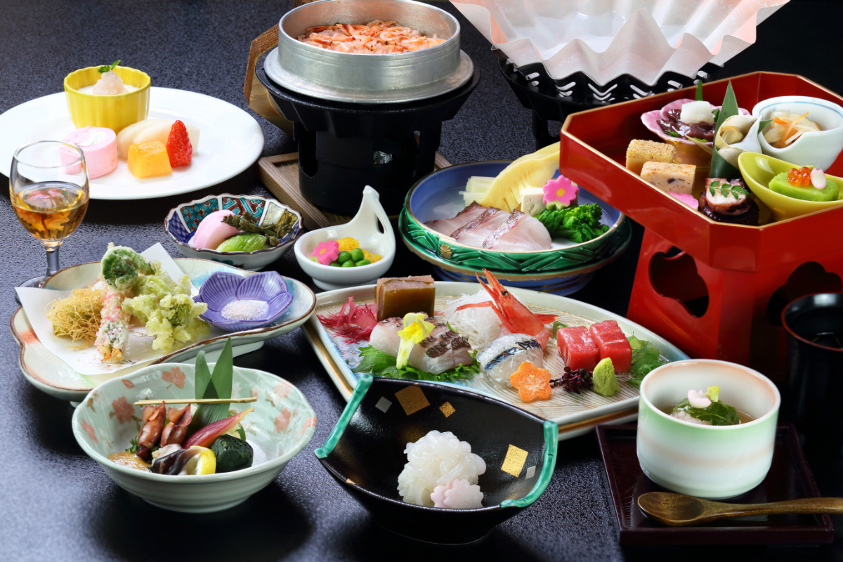 満天ノ 辻のや 【特別価格】北陸の旬の味覚をふんだんに使った料理長渾身の四季会席と和朝食＜1泊2食付き＞