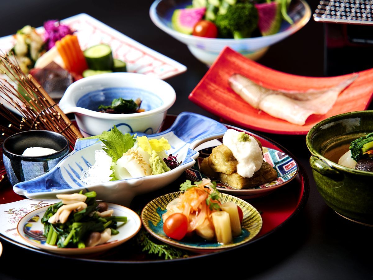 加賀山代温泉 みどりの宿 萬松閣 新【九谷朝食】＆【Premium厳選食材を板前の手に委ねる夕食】九谷焼の里　山代温泉で、口福な旅