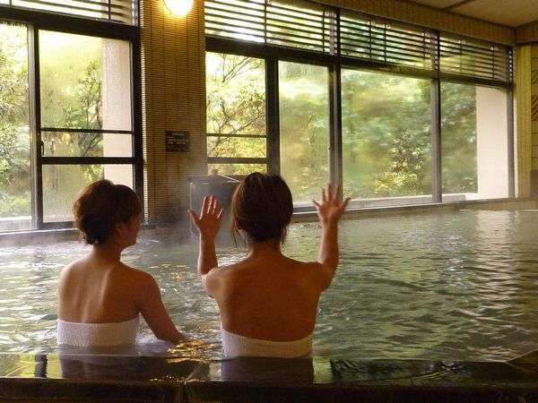 加賀山代温泉 みどりの宿 萬松閣 ★好評延長【カニ×ふぐ×活あわび】きときと夢会席★オトクな別注オプションで「丸ごと1杯蟹」に変更可