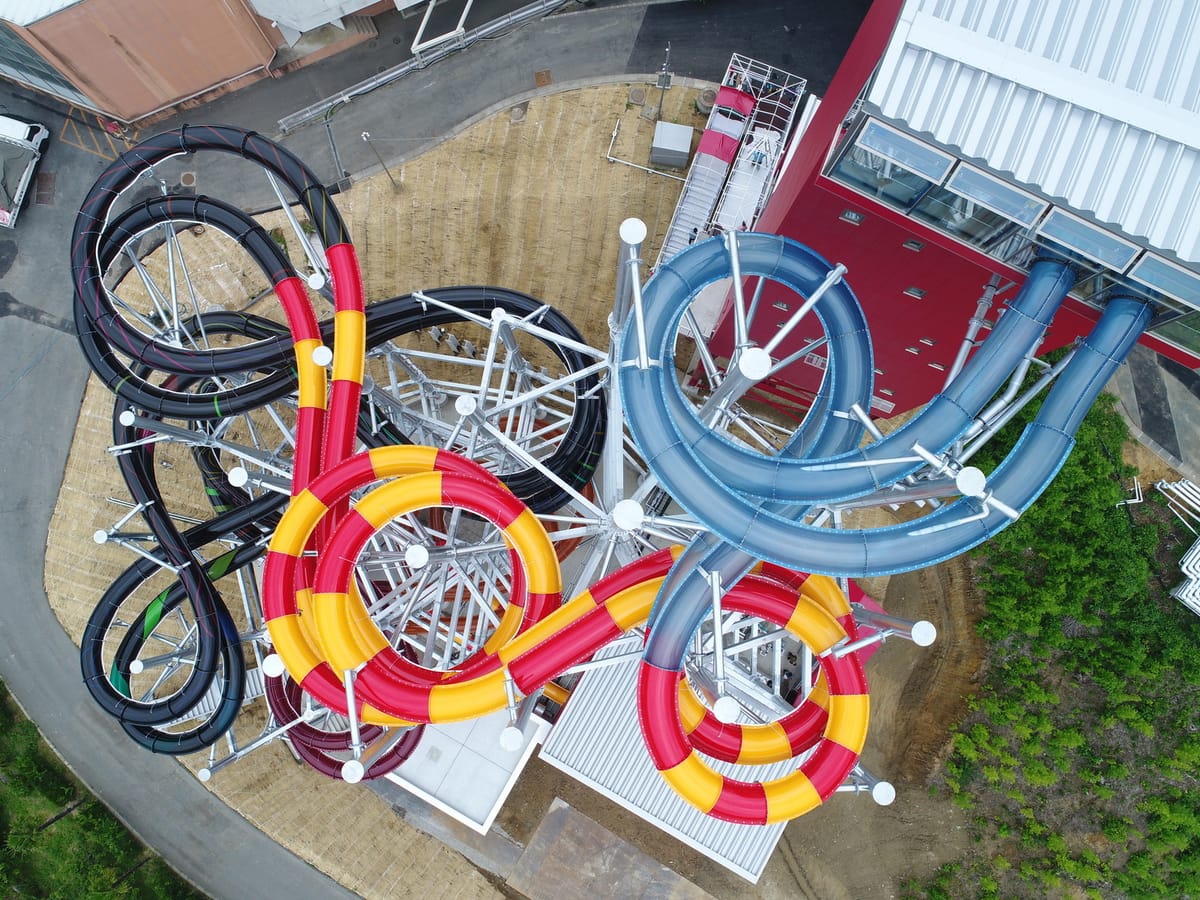 モノリスタワー 【お子さまも大興奮！】心臓バクバク迫力満点♪スライダー4種1日乗り放題券付きプラン