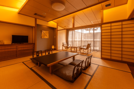 あわら温泉 清風荘 ★十三の風～源泉かけ流しの半露天風呂付き和室（定員4名）